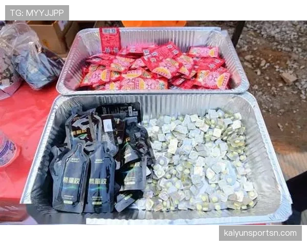 仲满家的冰箱里塞满了能量胶，连饮料都按训练计划排班