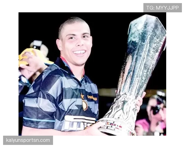 大罗与现代前锋角色对比：盘带突破如何撕开防线制造关键机会